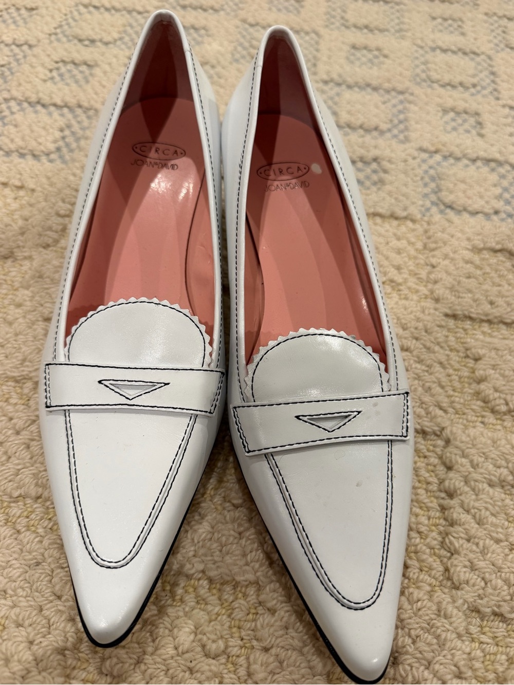 Circa Joan & David White Leather Pointed Toe Kitten Heel Loafers Sz 8.5 vintage